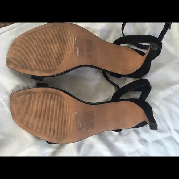 Black strappy heels - Picture 2 of 3